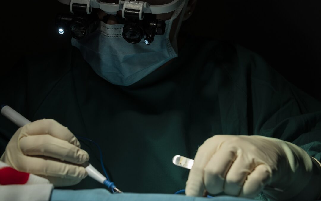 Microcirurgia: A Técnica Que Pode Salvar Sua Função Quando Todos Dizem Que É Tarde Demais